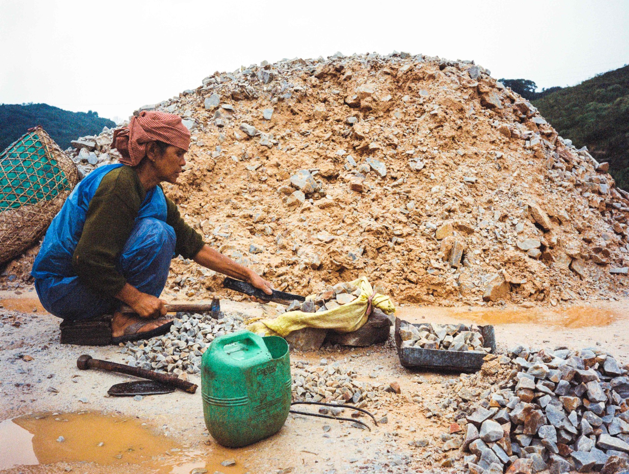 For this back-breaking work - 12 hours a day, 6 days a week - the 'nong shain maw' are paid around $2 a day.