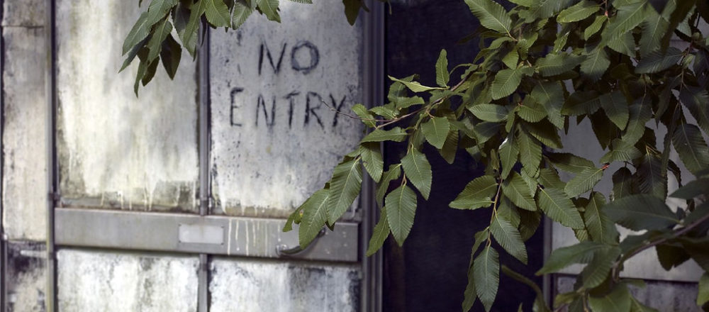 no entry refugees migrants